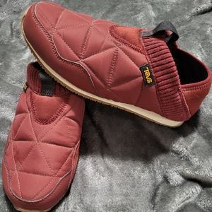 Teva Red Re Ember size 9